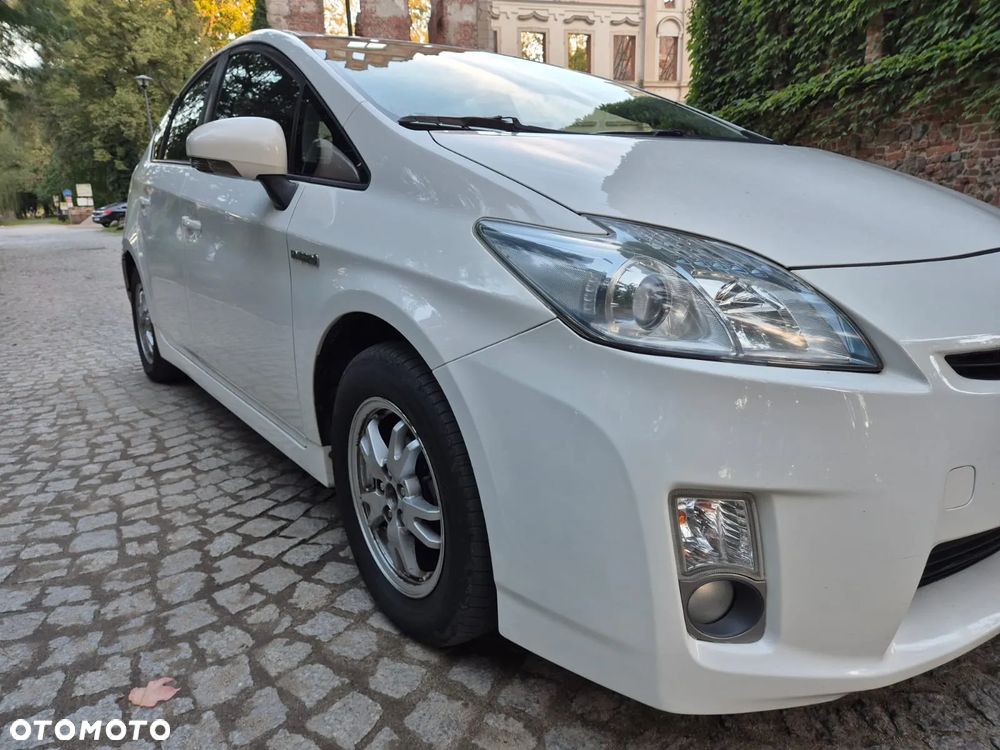 Toyota Prius (Hybrid) Sol - 9