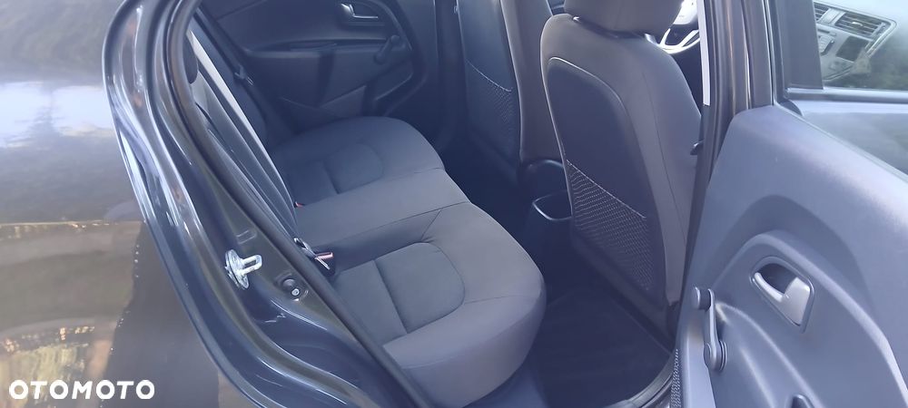 Kia Rio 1.2 Dream Team Edition - 13
