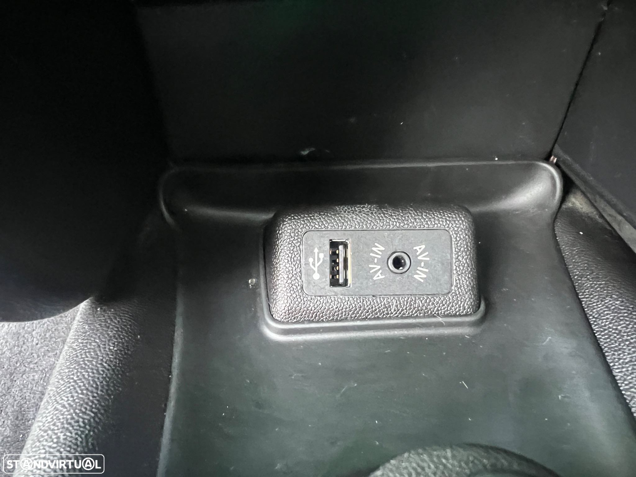 MINI 3 Portas Cooper D - 38