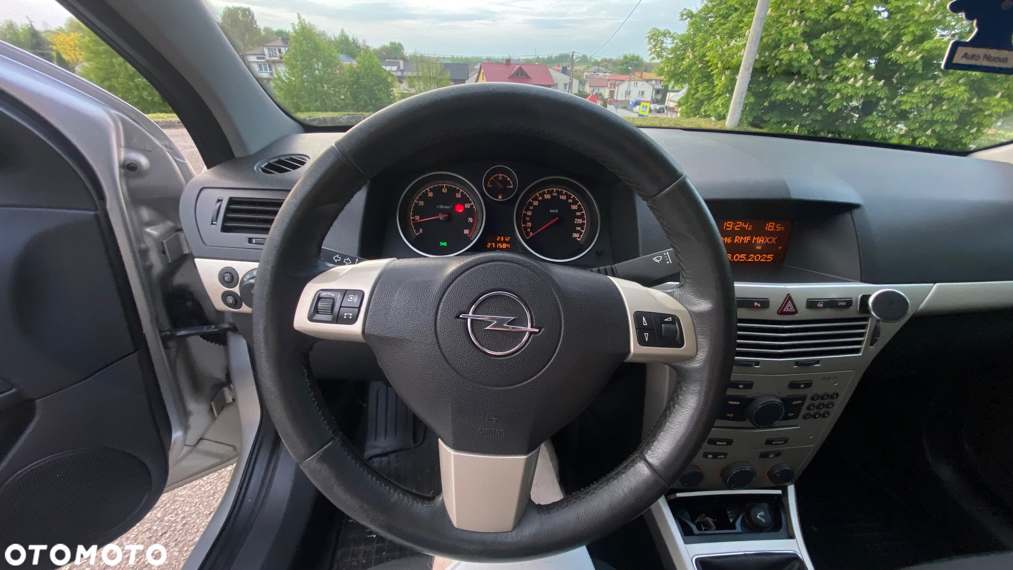 Opel Astra III GTC 1.6 Sport - 24