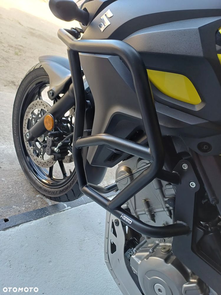 Suzuki V-STROM - 12