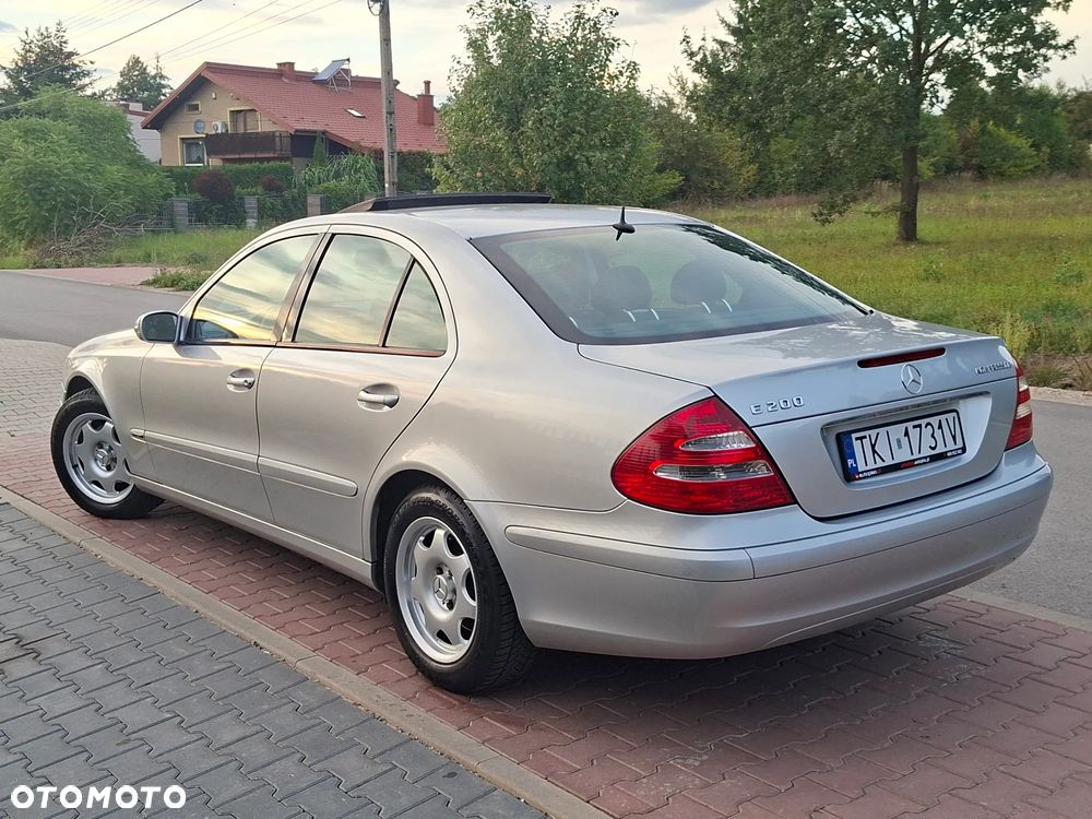 Mercedes-Benz Klasa E 200 Kompressor Classic - 12