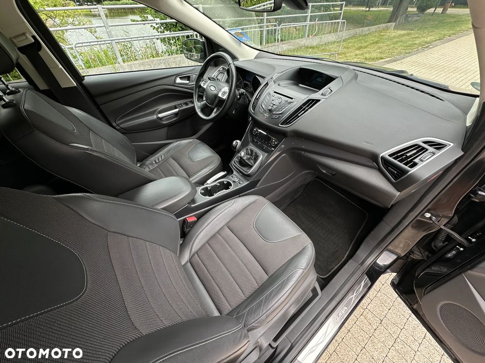 Ford Kuga 1.6 EcoBoost 2x4 Titanium - 8