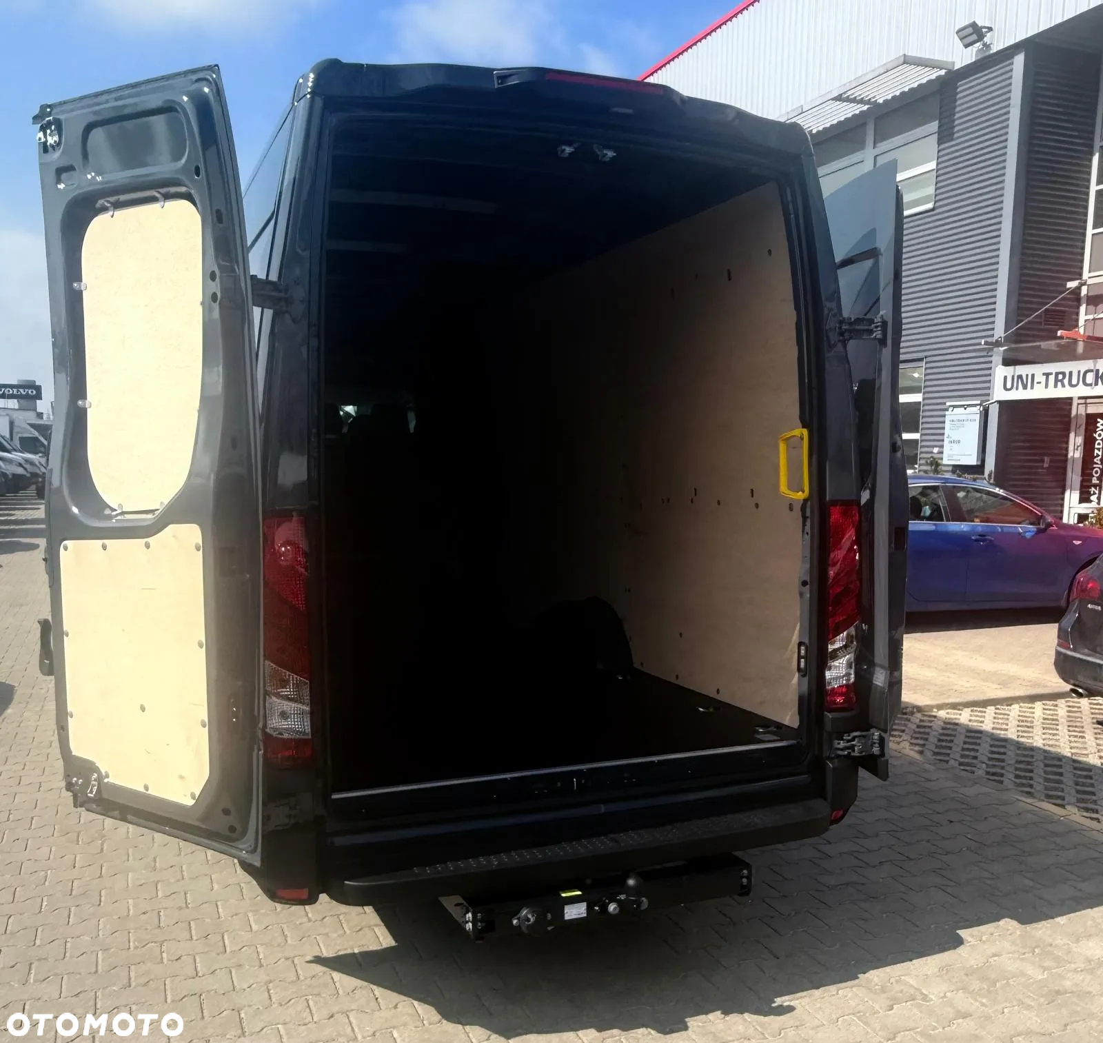 Iveco DAILY -AUTOMAT 7 OSOBOWE MAX DŁUGIE - ZABUDOWA W CENIE - 9