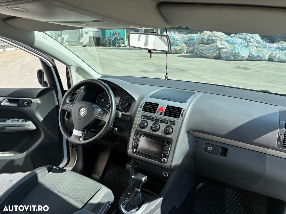 Volkswagen Touran 2.0 TDI DPF Highline DSG - 2