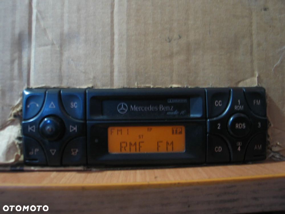 radio radioodtwarzacz Mercedes audio 10  becker BE3100  A2108200986 - 2