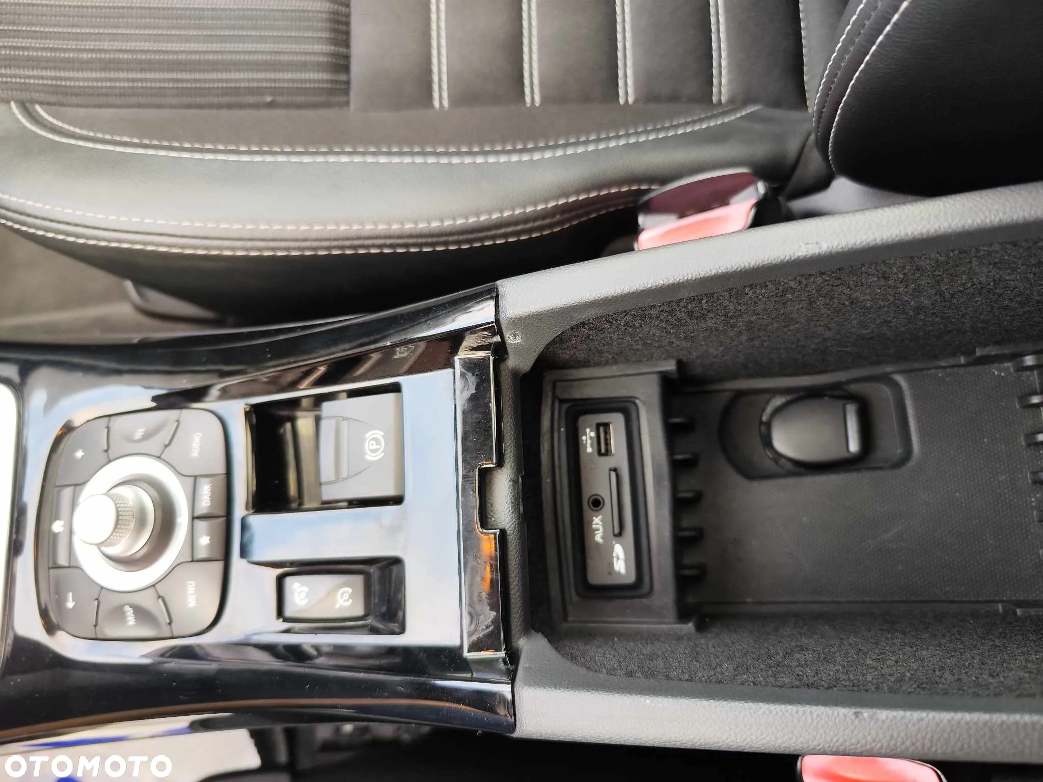 Renault Laguna Grandtour dCi 110 FAP EDC Bose Edition - 32