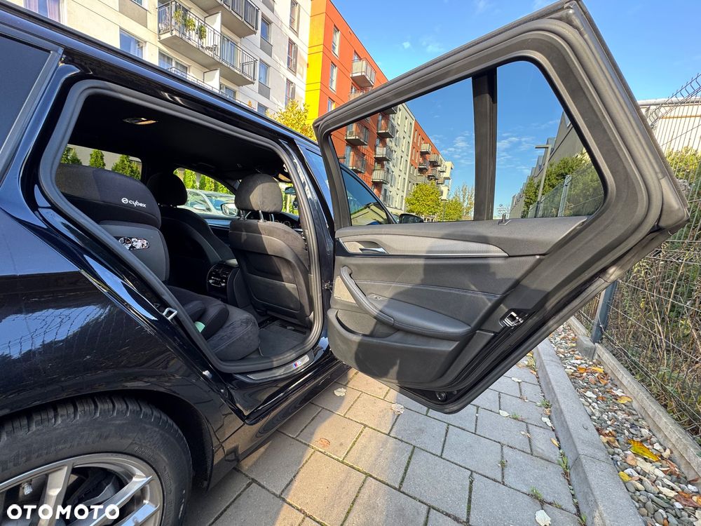 BMW Seria 5 520d xDrive - 16