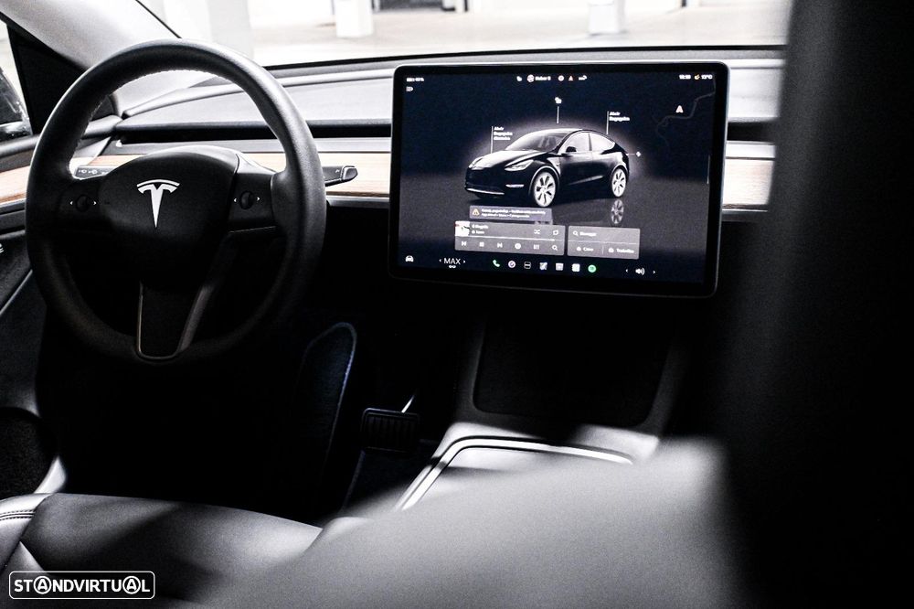 Tesla Model Y Long Range Dual Motor AWD - 14