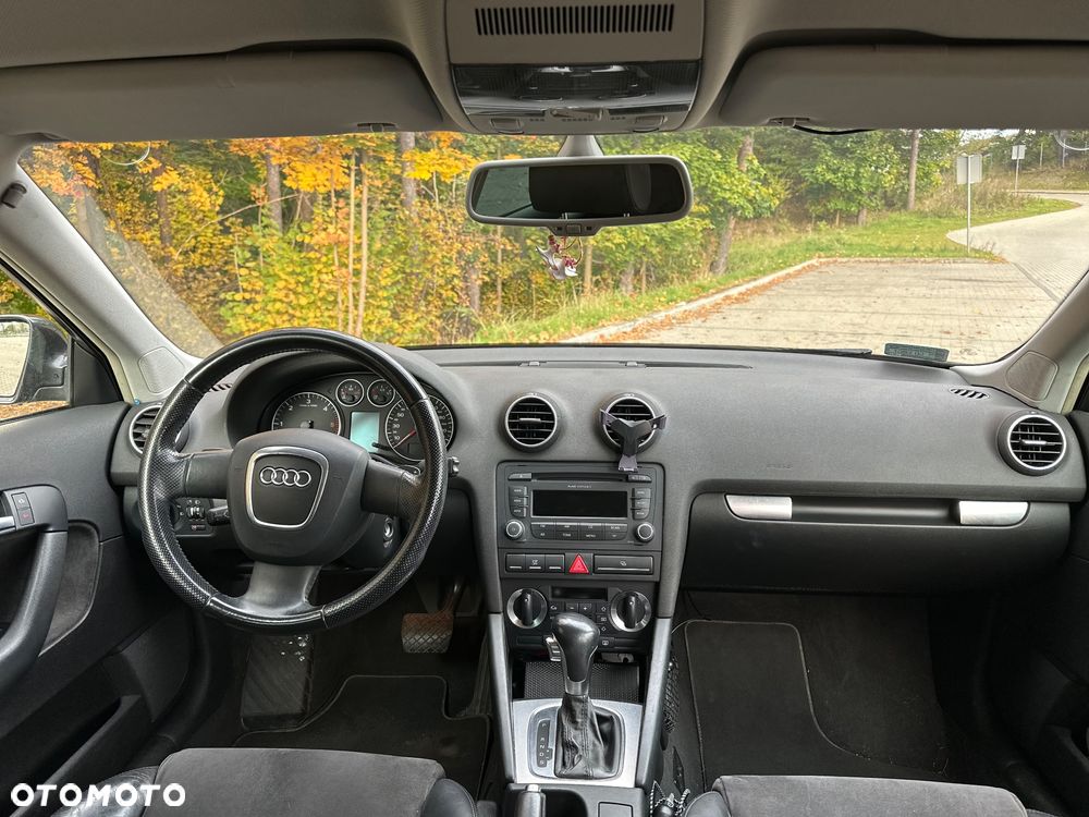 Audi A3 2.0 TDI DPF (DSG) S tronic Ambition - 5
