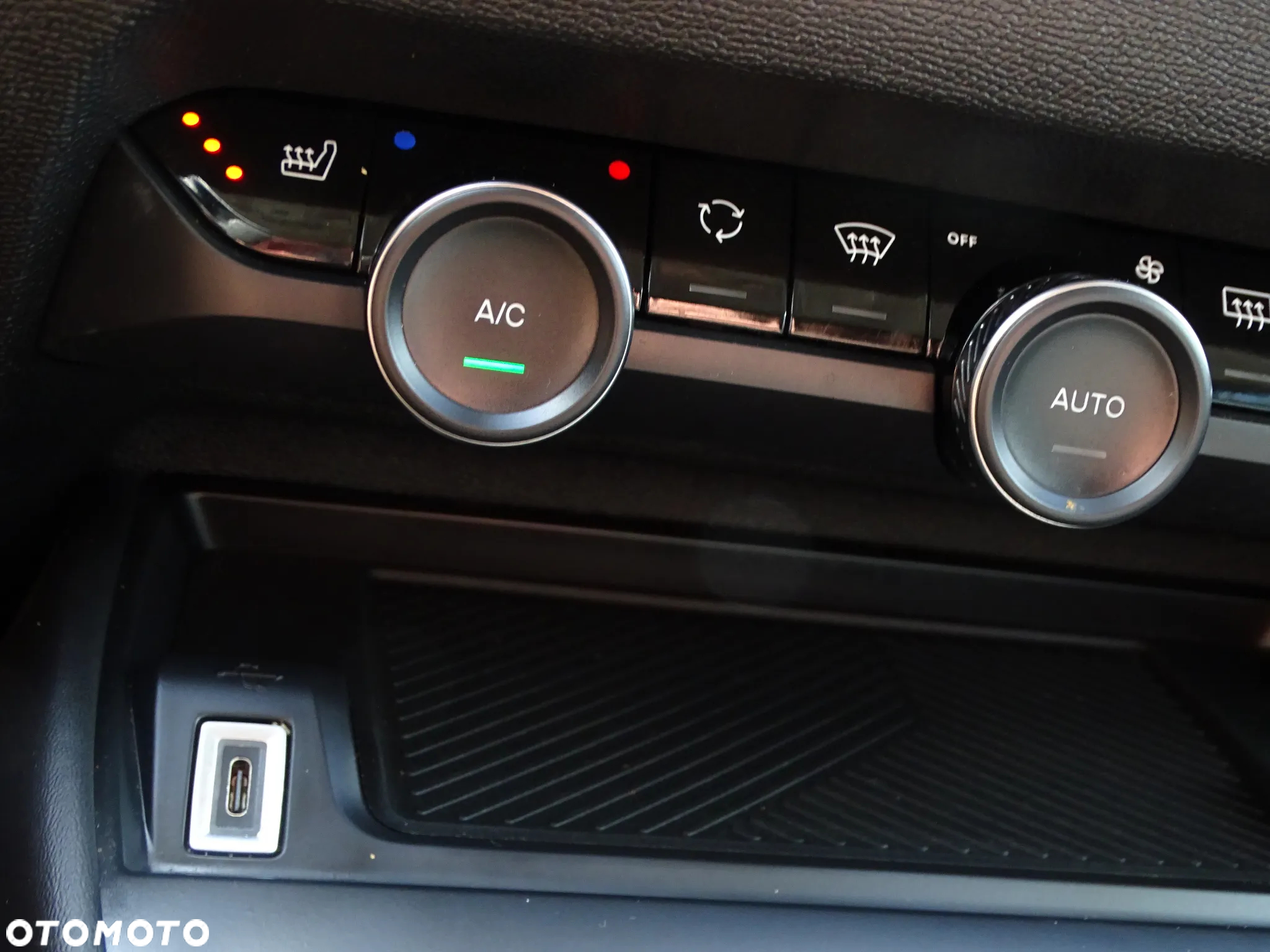 Citroën C4 1.2 PureTech Max S&S EAT8 - 12