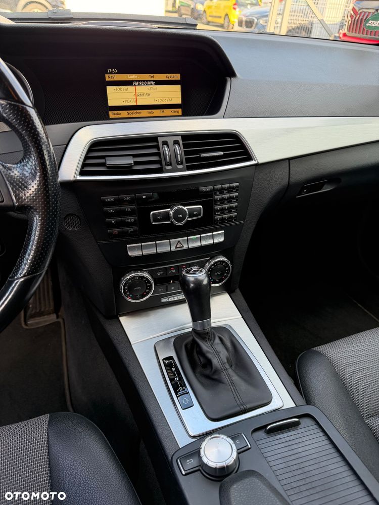 Mercedes-Benz Klasa C 200 CGI Automatik BlueEFFICIENCY Avantgarde - 13