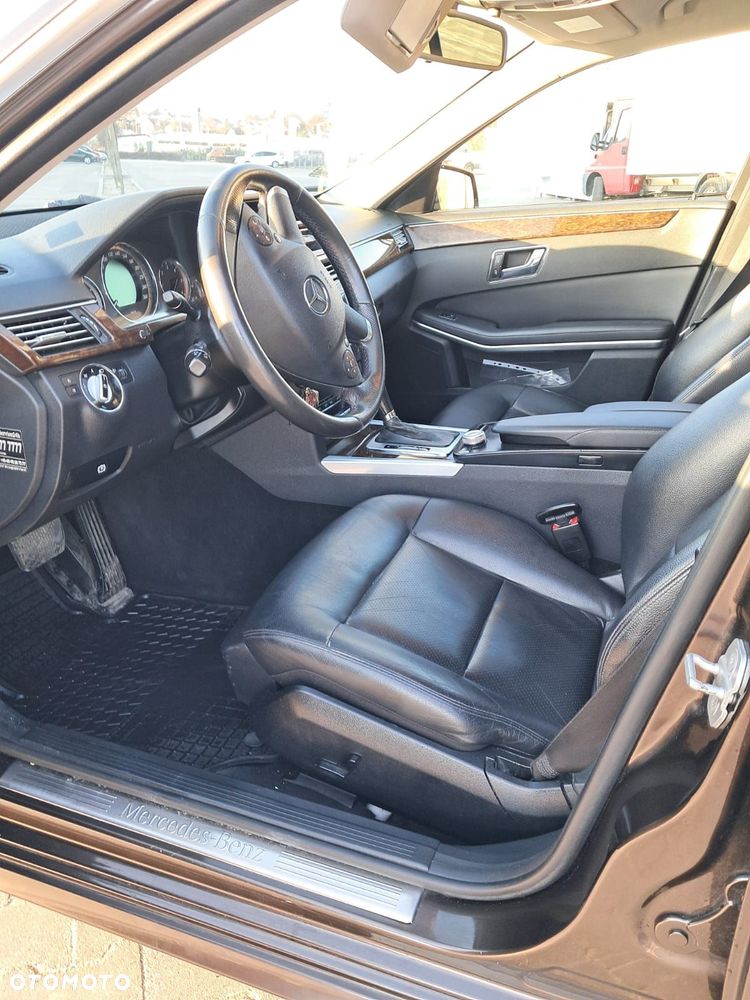 Mercedes-Benz Klasa E 200 CDI DPF BlueEFFICIENCY Automatik Avantgarde - 8