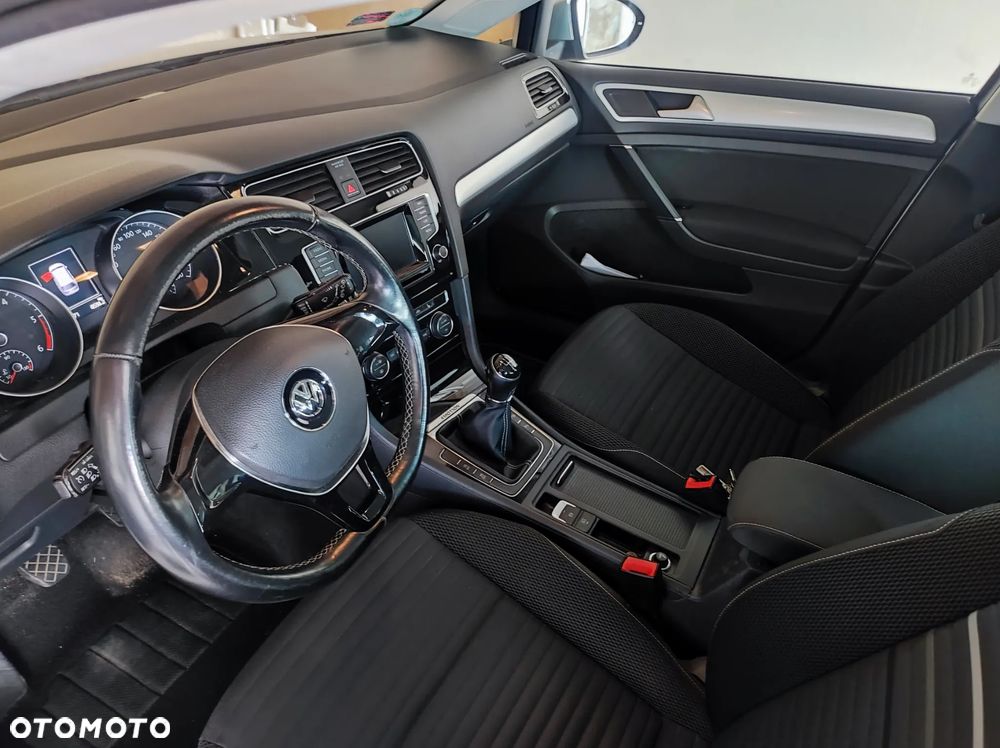 Volkswagen Golf 1.6 TDI BlueMotion Trendline - 8