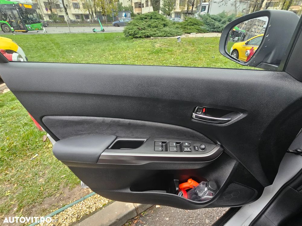 Suzuki Vitara 1.4 Boosterjet MHEV Luxus - 12