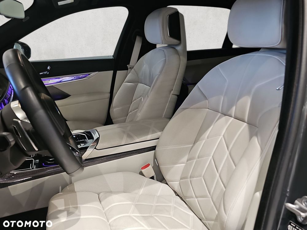 BMW Seria 7 - 13