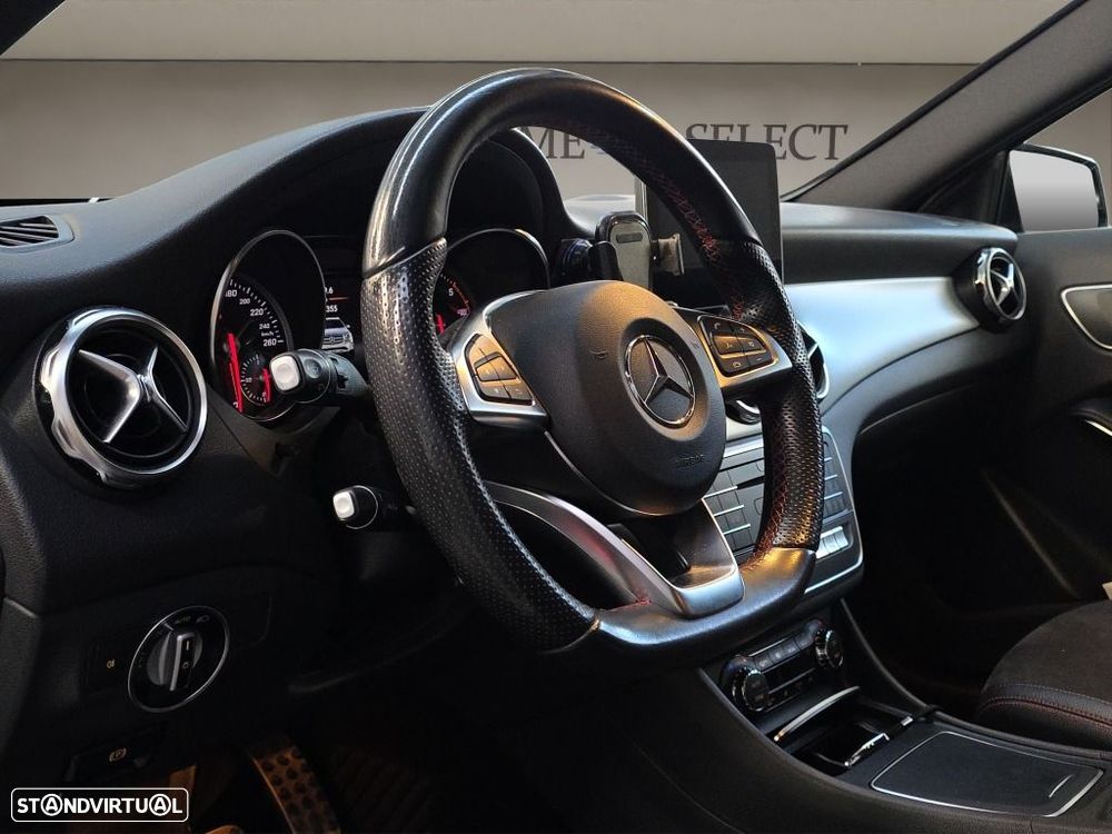 Mercedes-Benz GLA 180 - 11