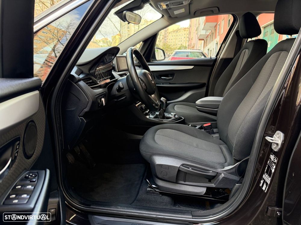 BMW 218 Active Tourer d Advantage - 9