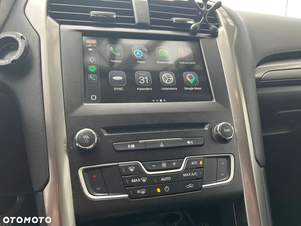 Ford Fusion - 16