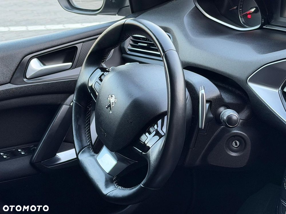 Peugeot 308 BlueHDi 130 EAT8 Stop & Start Allure - 28