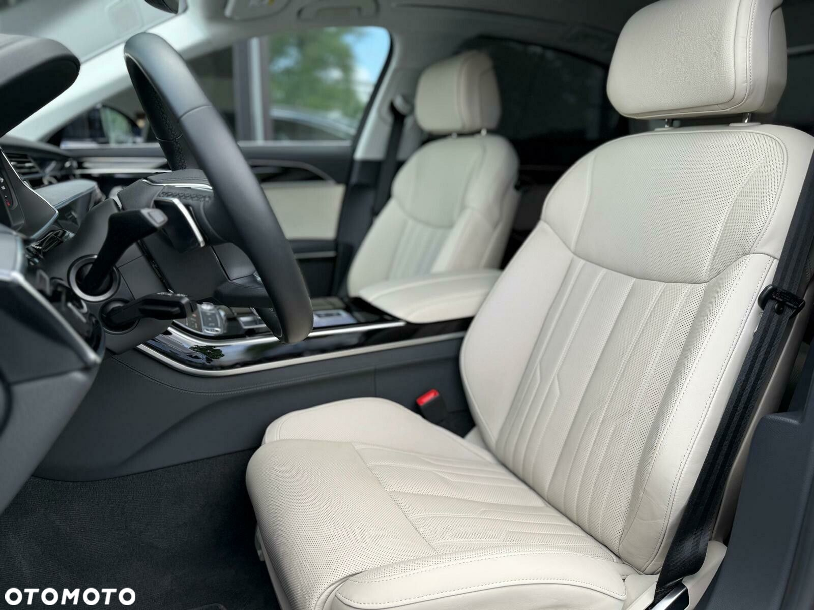 Audi A8 - 12
