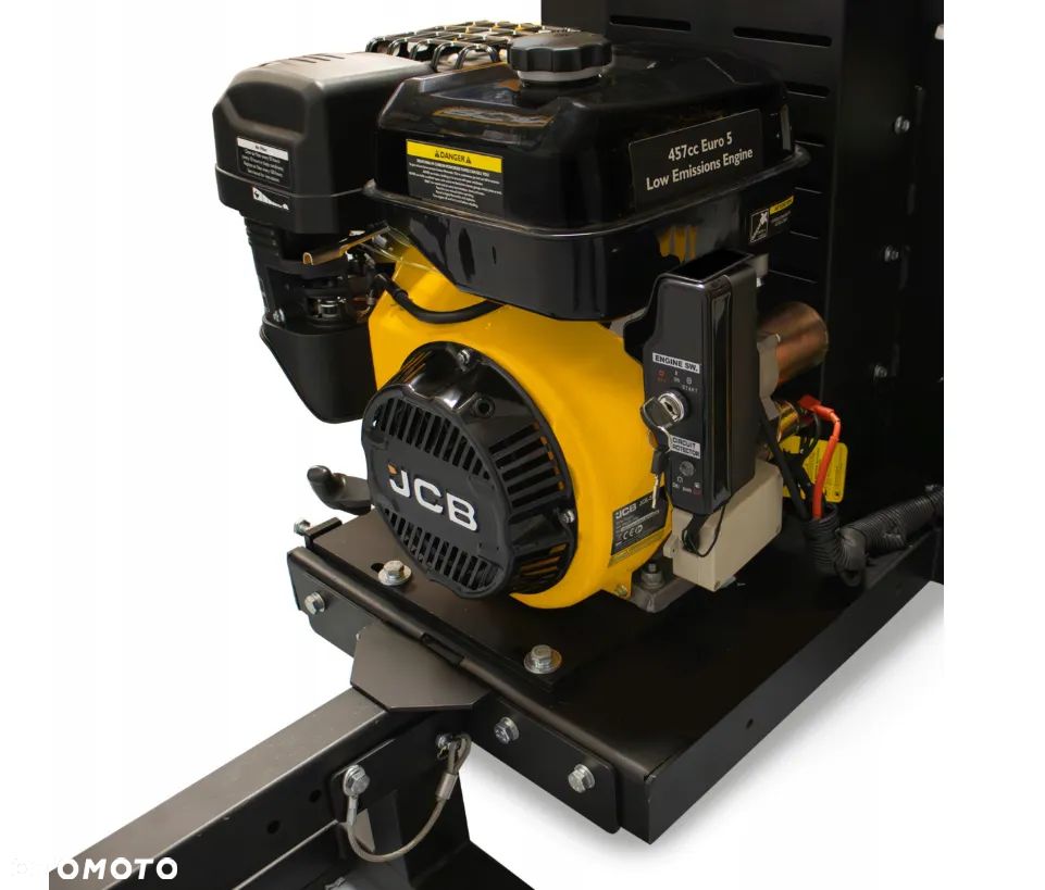 JCB rębak spalinowy do gałęzi rozdrabniacz do drewna 120 mm 15 KM - 3