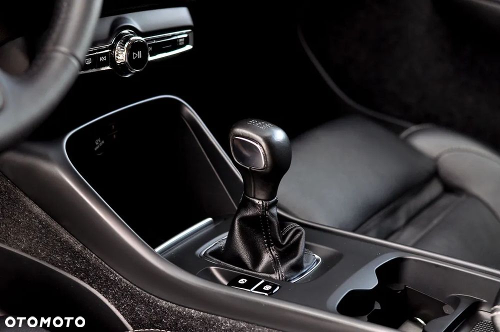 Volvo XC 40 T3 Momentum - 18