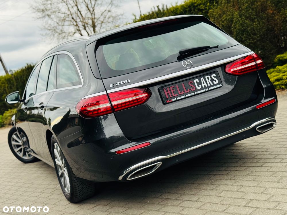 Mercedes-Benz Klasa E 200 9G-TRONIC Exclusive - 14