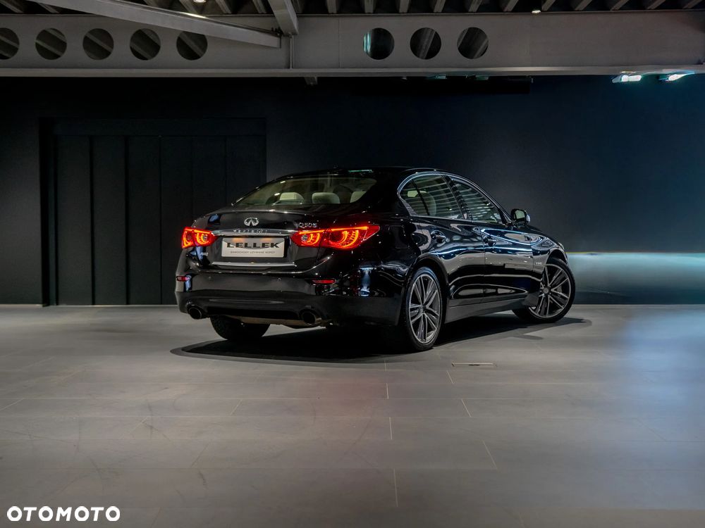 Infiniti Q50 Hybrid Sport Tech - 5