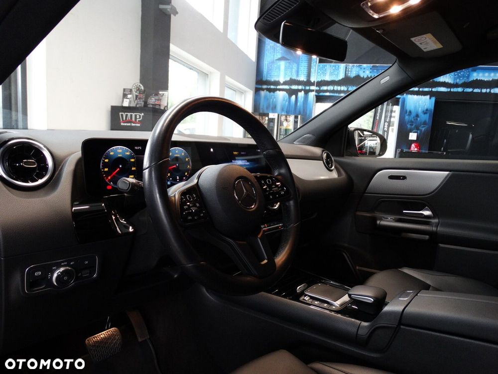 Mercedes-Benz GLA - 11