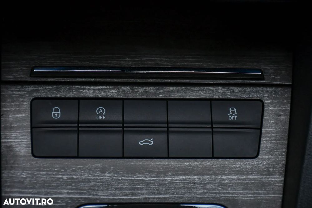 Skoda Octavia 2.0 TDI 4x4 DSG Scout - 12