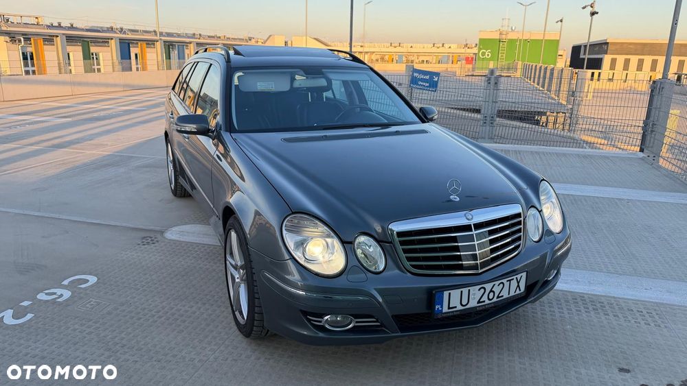 Mercedes-Benz E-Class 2006 photo 2
