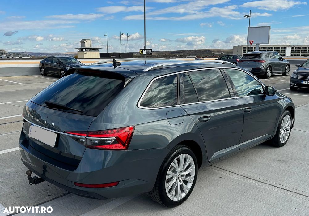 Skoda Superb 2.0 TDI Premium Edition - 9