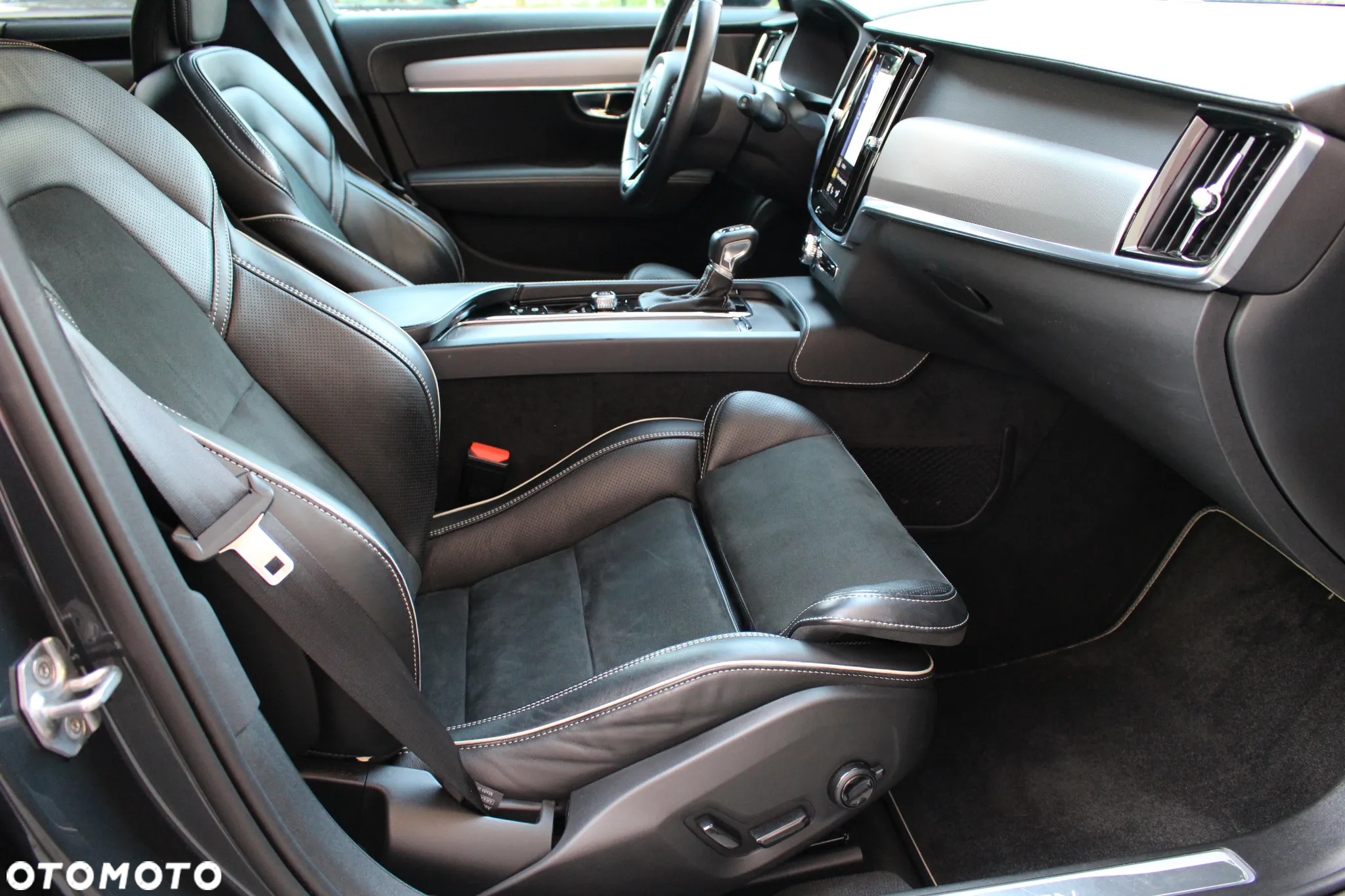 Volvo V90 D4 Geartronic R Design - 19
