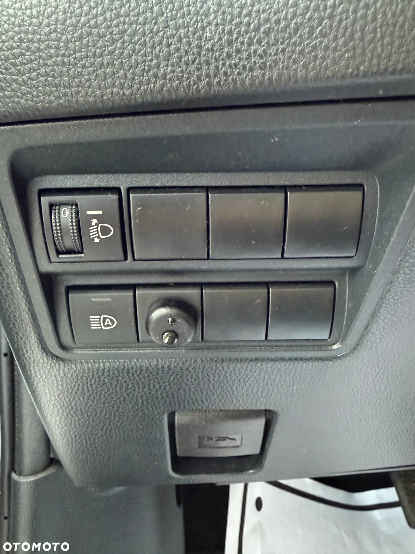 Toyota Yaris Hybrid 1.5 Comfort - 14