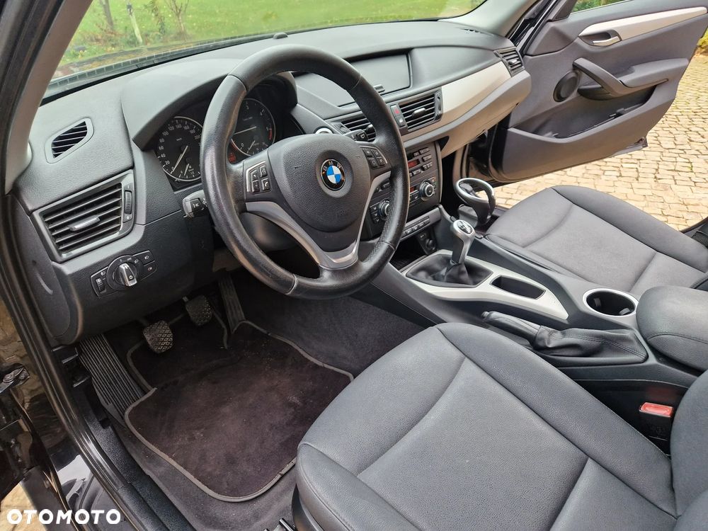 BMW X1 xDrive18d Sport Line - 14