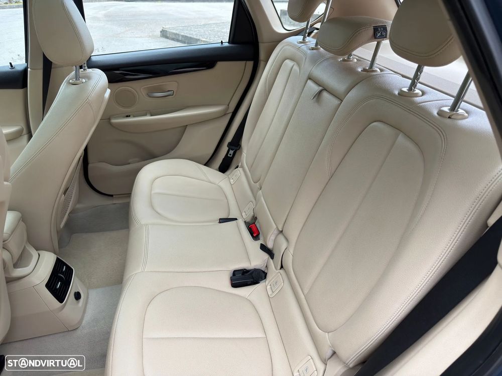 BMW 216 Active Tourer d Luxury Line - 28