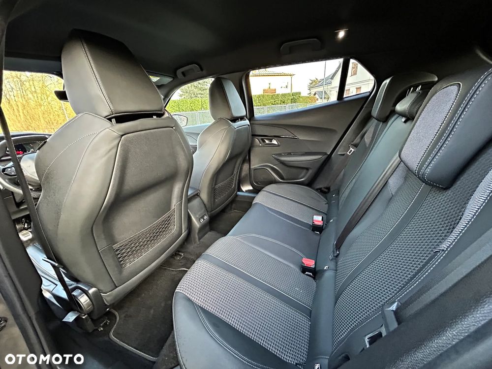 Peugeot 2008 1.2 PureTech GT Line S&S - 23