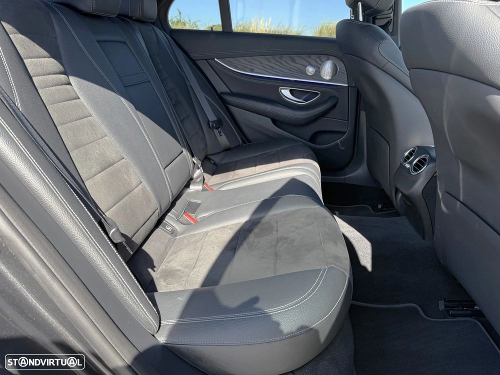 Mercedes-Benz E 300 de AMG Line - 35