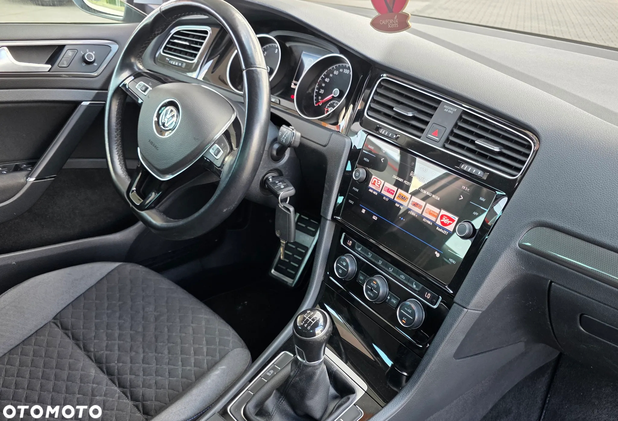 Volkswagen Golf 2.0 TDI SCR Comfortline - 15