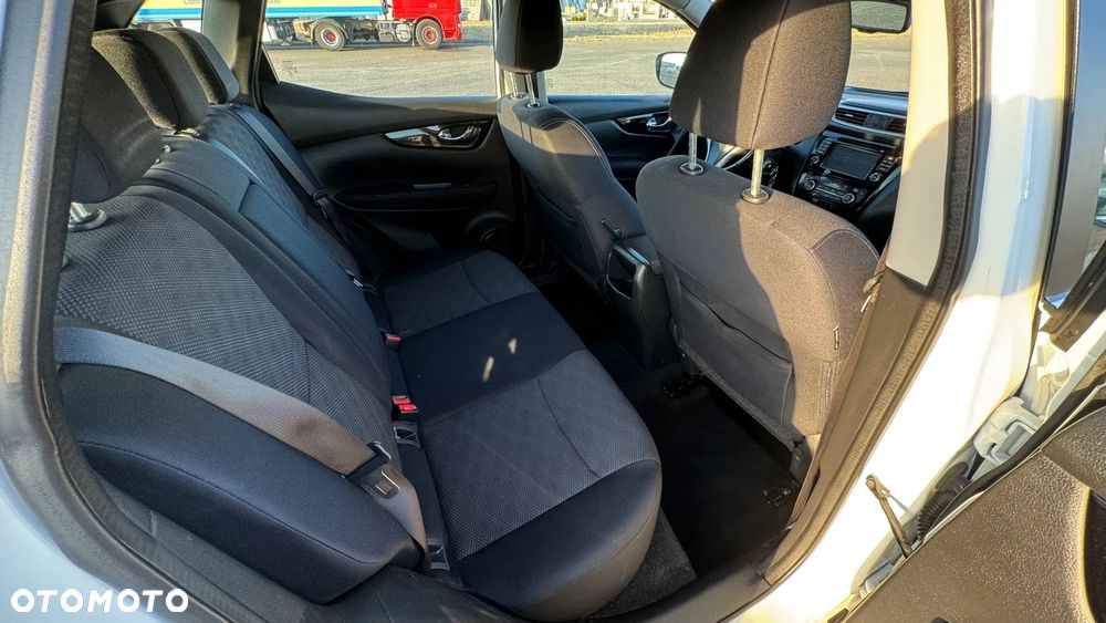 Nissan Qashqai 1.6 dCi DPF acenta - 36