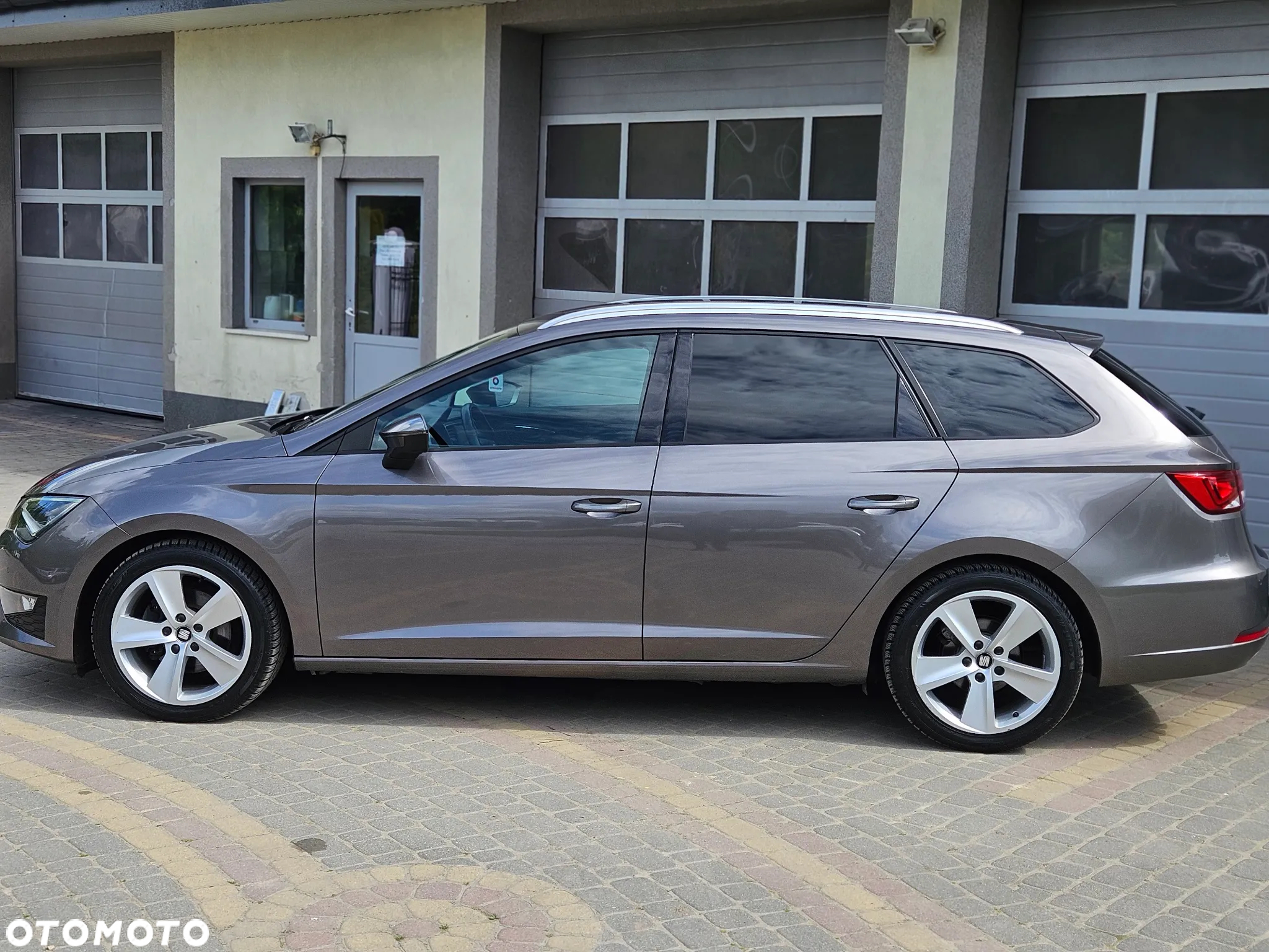 Seat Leon 2.0 TDI DPF DSG FR Black Matt Edition - 8