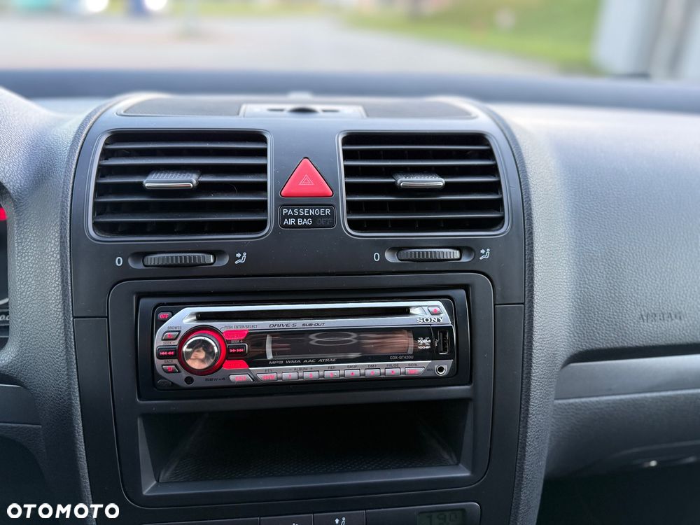 Volkswagen Golf 1.6 Comfortline - 29