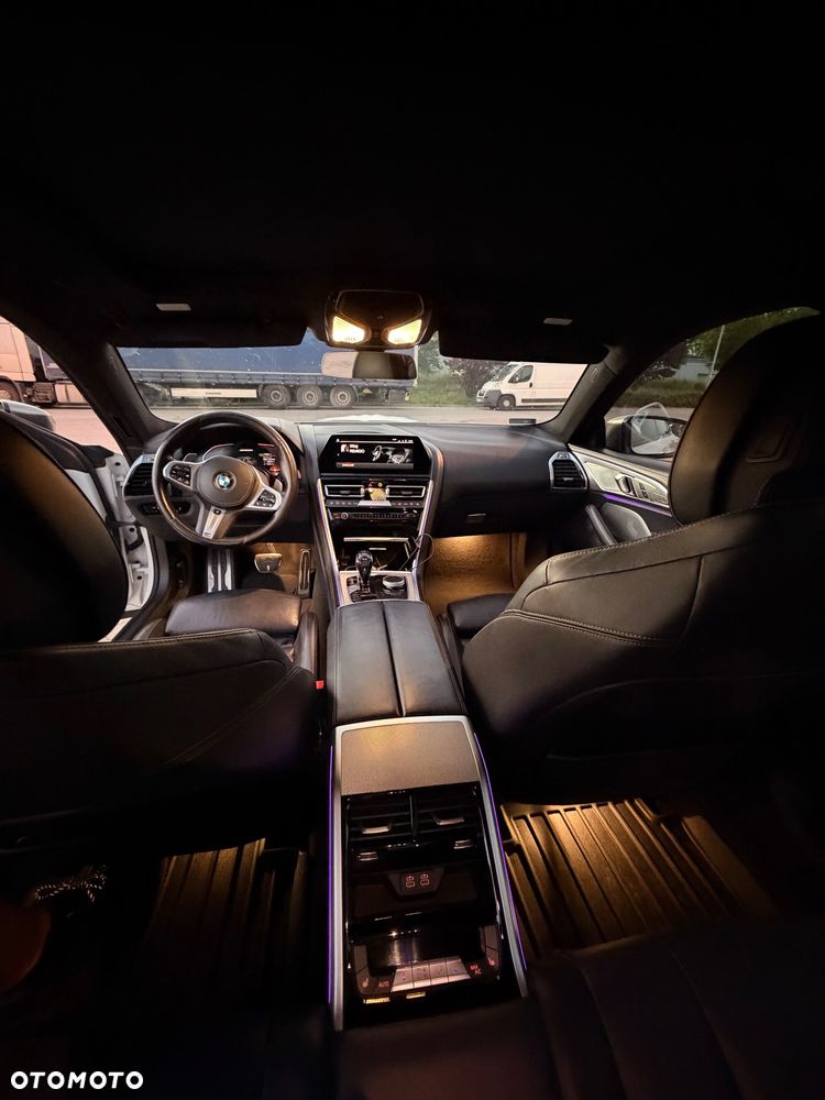 BMW Seria 8 - 24