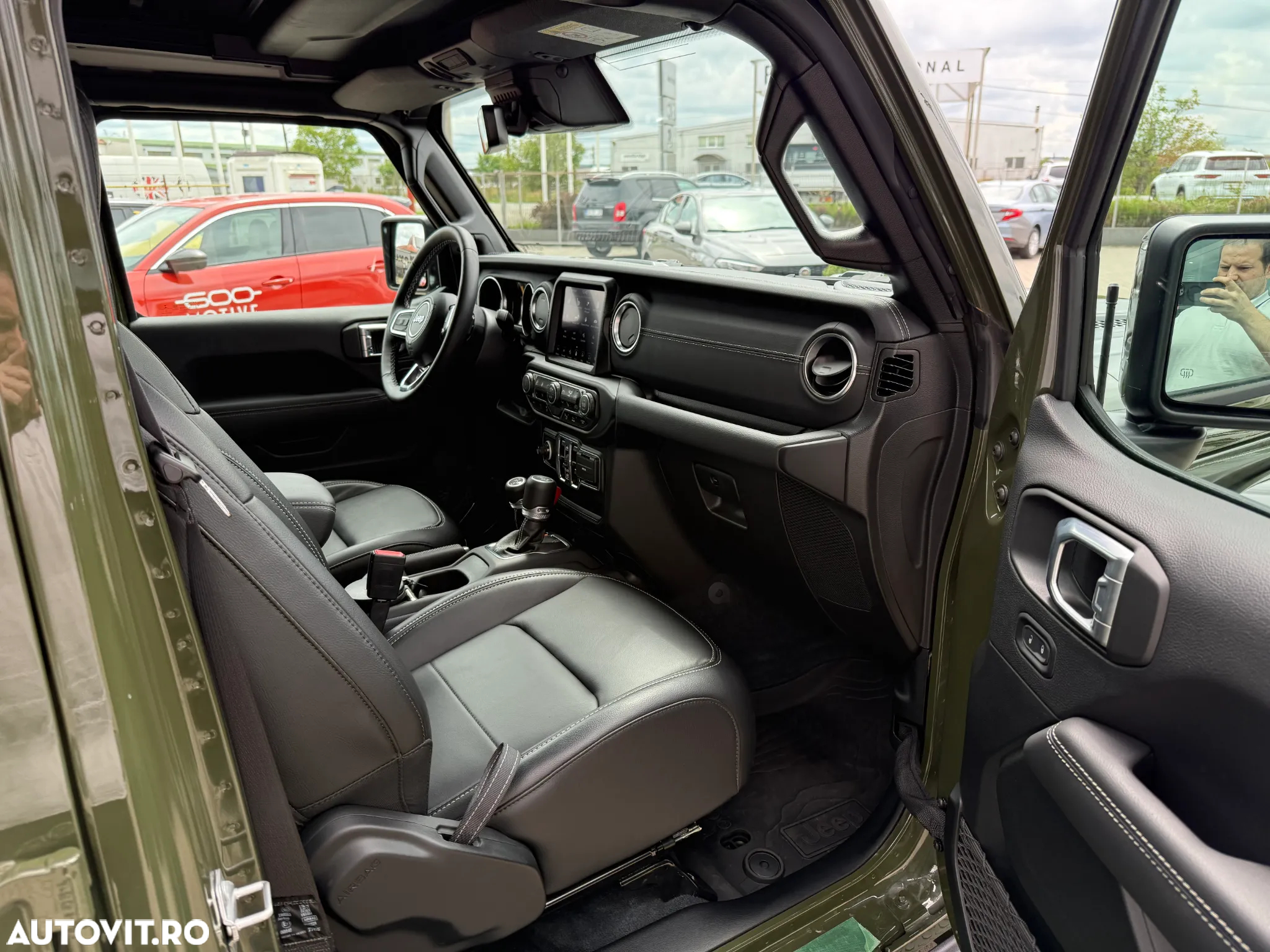 Jeep Wrangler Unlimited 2.0 4xe Plug-In Hybrid Softtop Sahara - 19