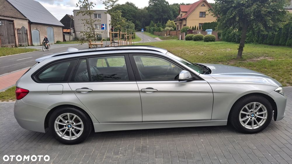 BMW Seria 3 320d Touring - 6