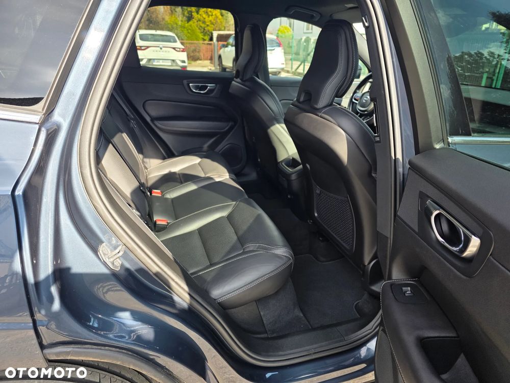 Volvo XC 60 D5 AWD Geartronic Inscription - 11