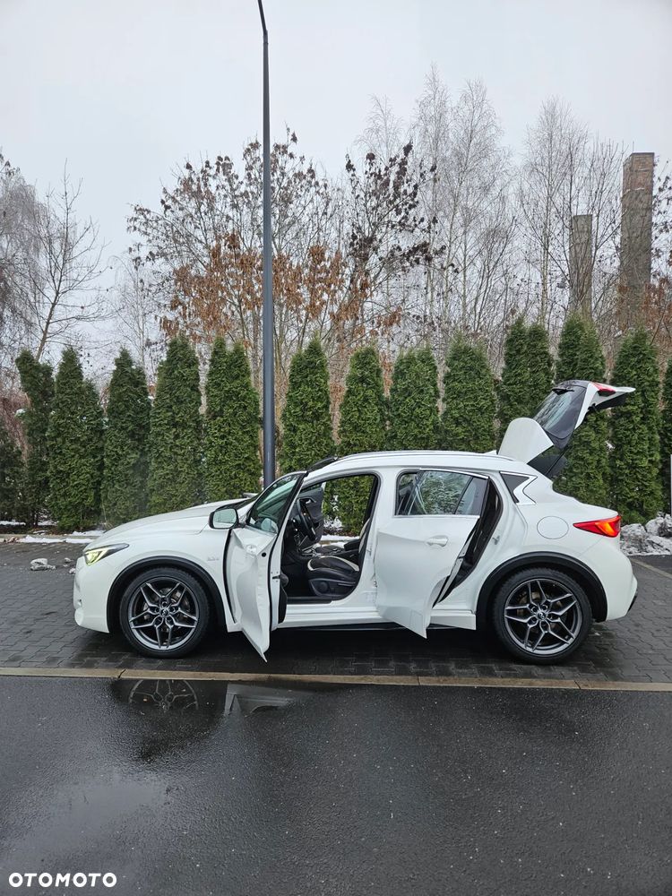 Infiniti Q30 2.2d DCT Sport - 9