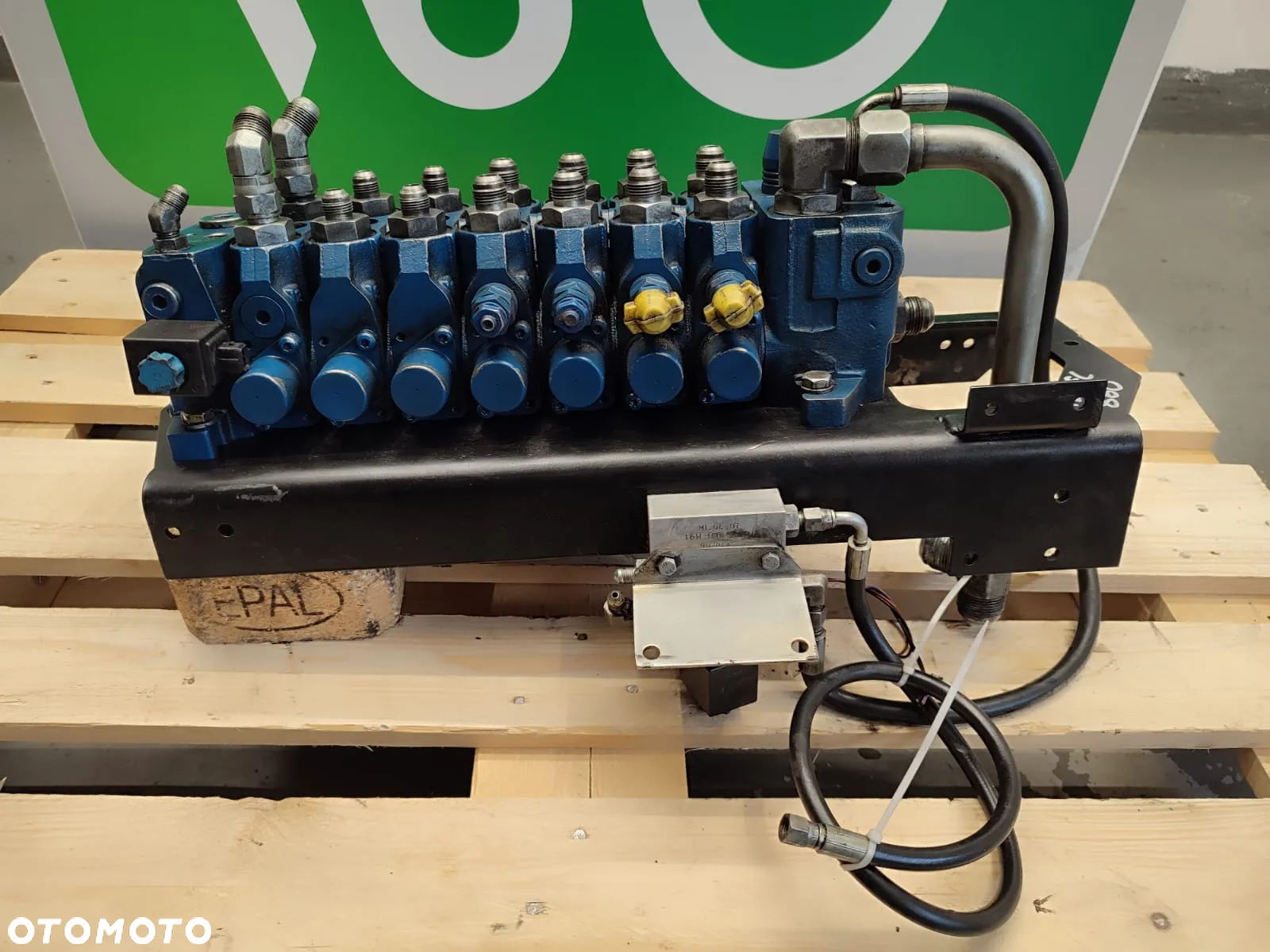 Rozdzielacz hydrauliczny 07260157 B0801242227 Fermec 860 - 5