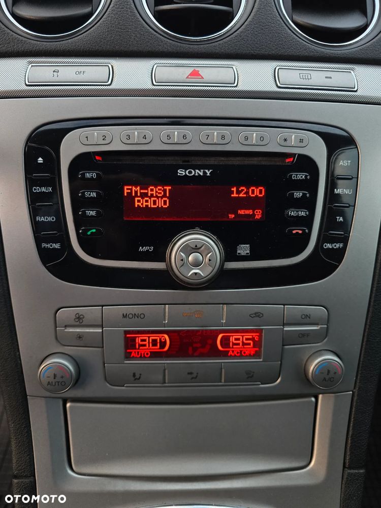 Ford S-Max 2.0 TDCi DPF Business Edition - 35